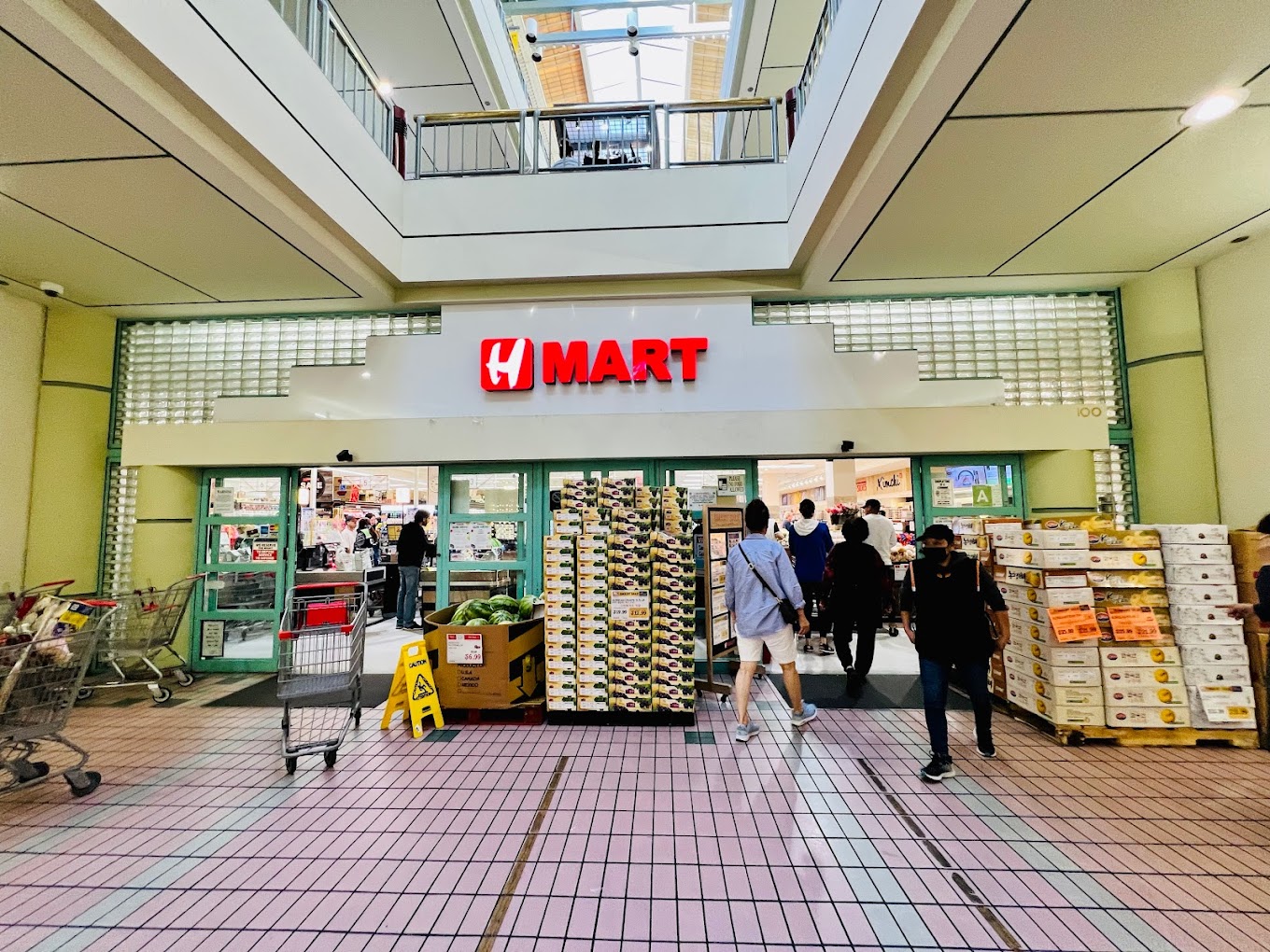 H Mart Koreatown Plaza An Asican Grocery Store in Los Angeles